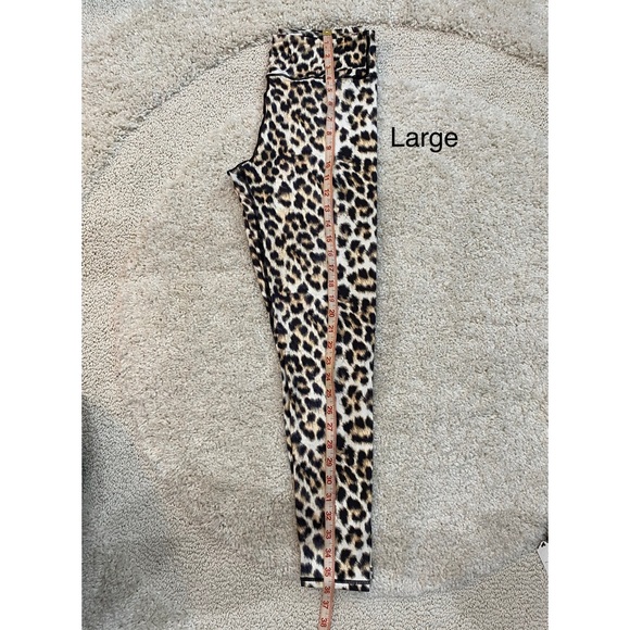 Animal print high waisted leggings small NWT - Picture 15 of 15
